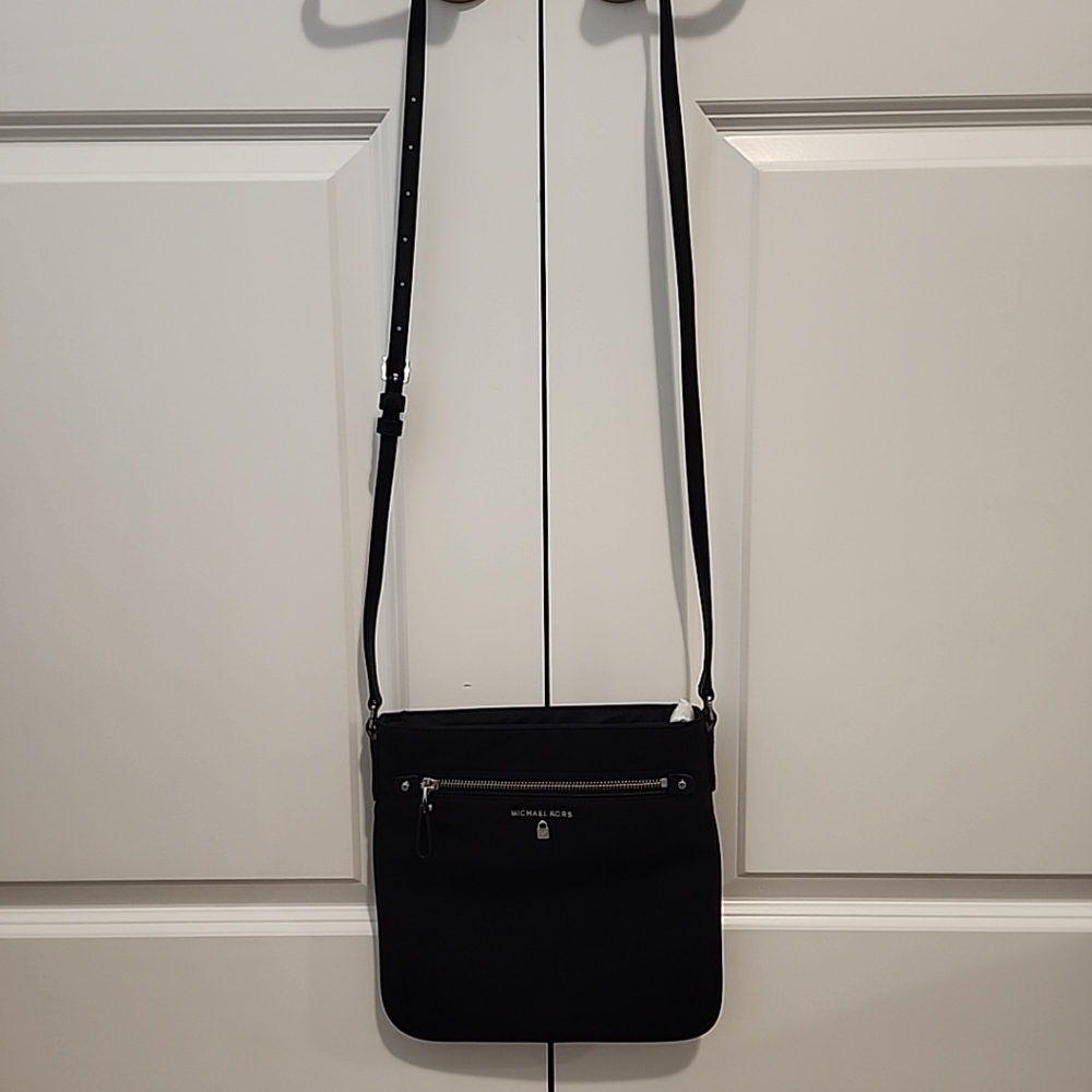 Michael Kors Nylon Kelsey Black Lg Crossbody